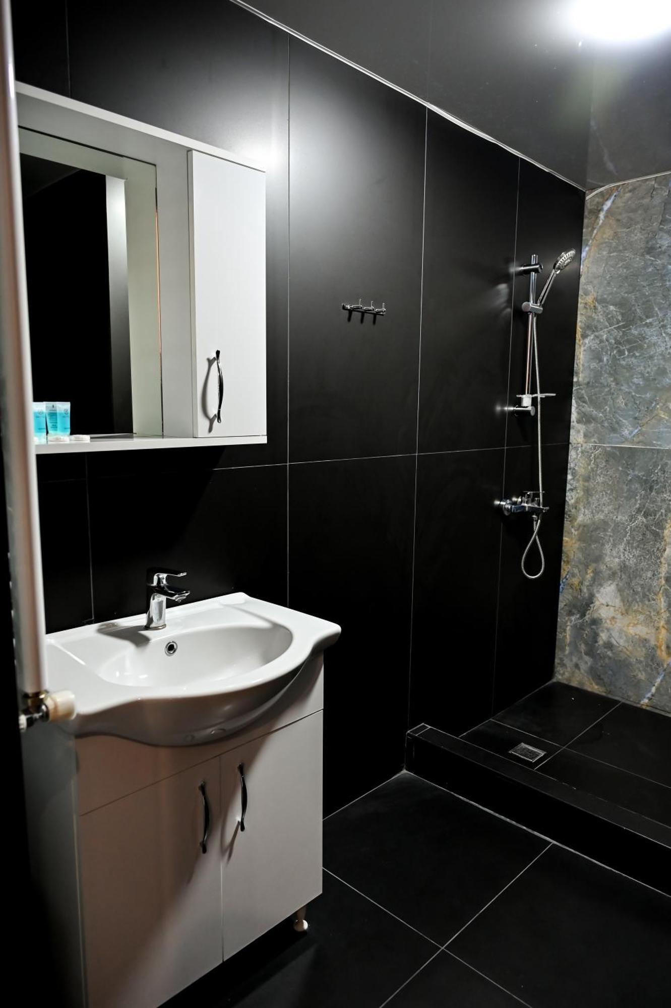 Starhostel Кутаиси Екстериор снимка