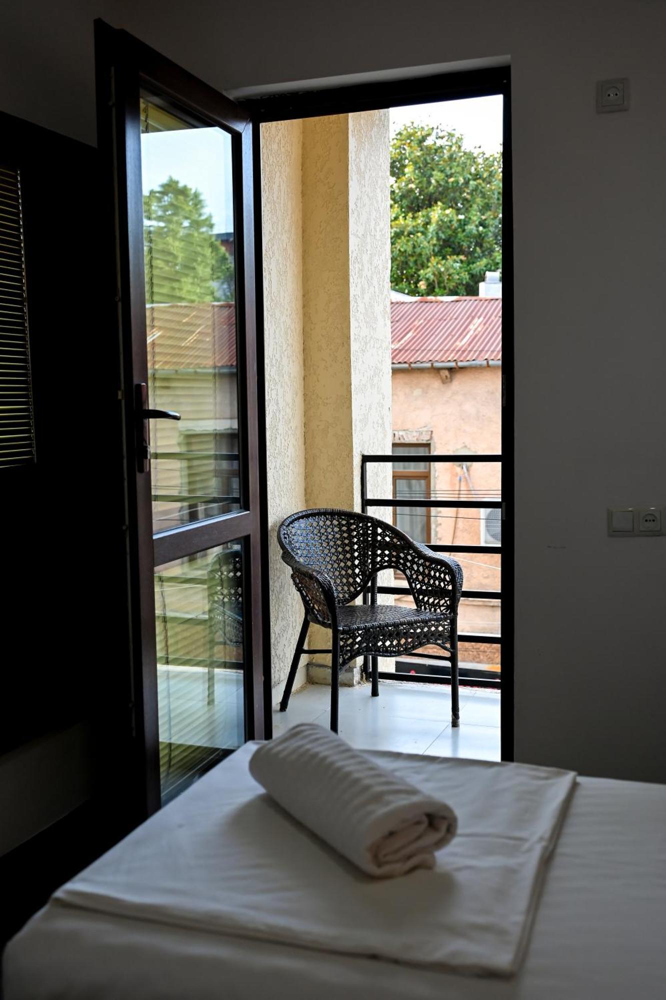 Starhostel Кутаиси Екстериор снимка